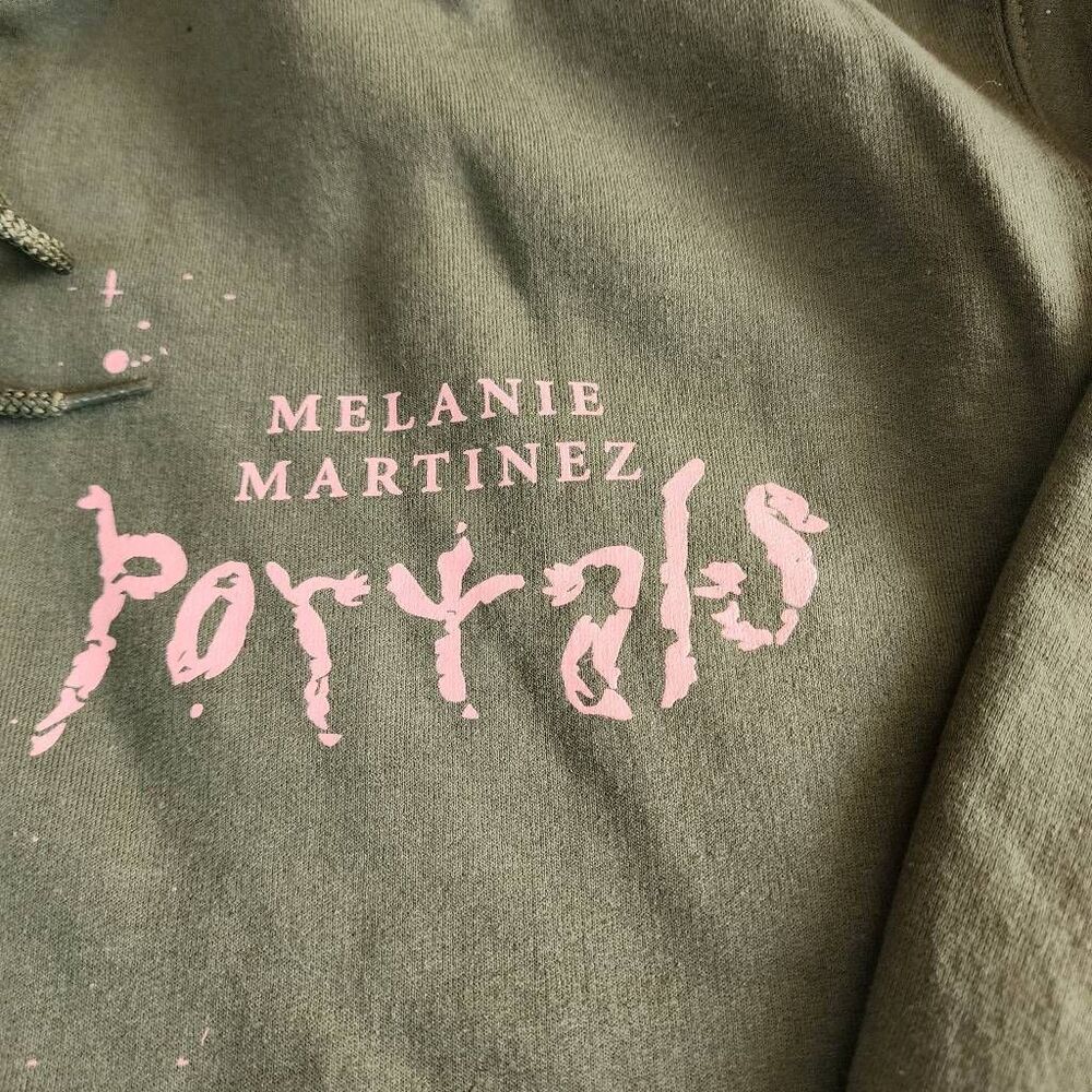 Gildan Melanie Martinez Portals New Hoodie Size Large - Picture 3 of 7